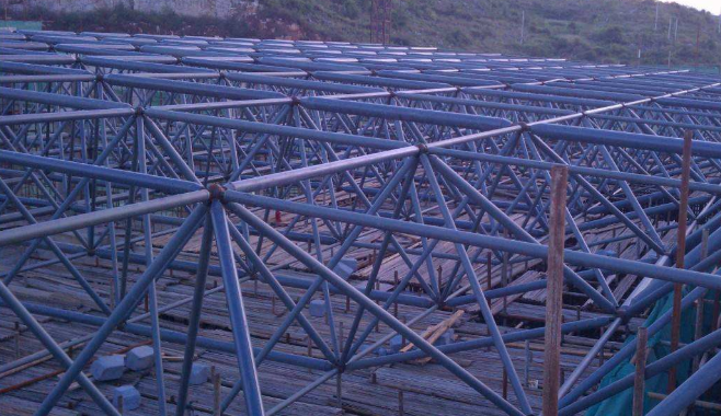 乌兰察布概述网架加工公司对网架保温隔热的办法